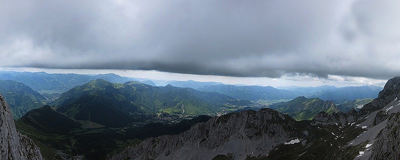 Panorama1.jpg - Panorama dalla cima della via. Inutile dirlo nuvole ... ma pretendere un giorno intero di sereno in Presolana è troppo 