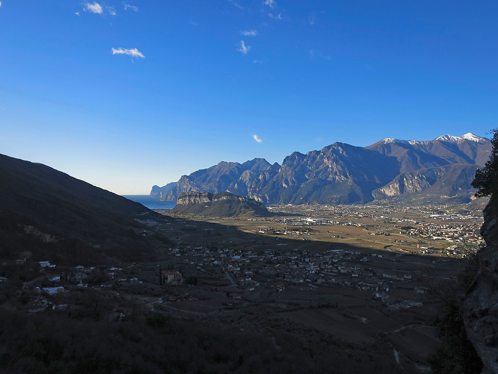 IMG_9877.JPG -                                Bel panorama sulla valle del Sarca 