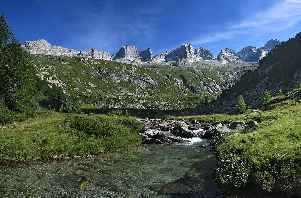 IMG_5314-Panorama.jpg - La testata della Val Porcellizzo salendo lungo il sentiero