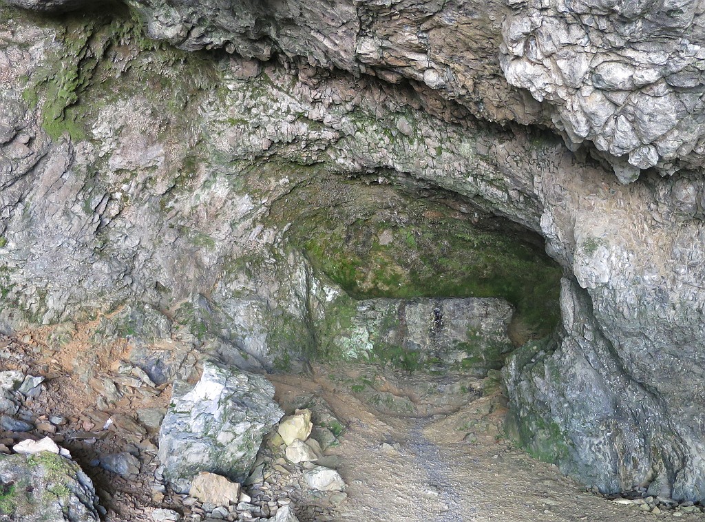 IMG_7616.JPG - La grotta dei pagani