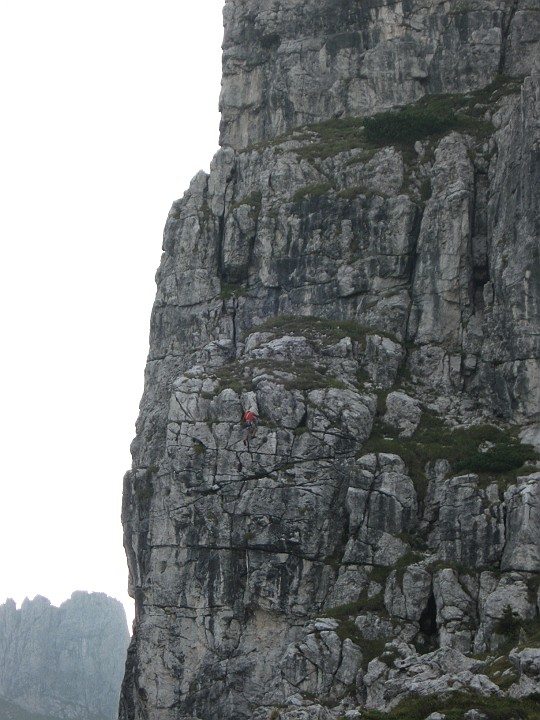 IMG_9011.JPG - Climber in parete sulla via 'Don Lodovico'