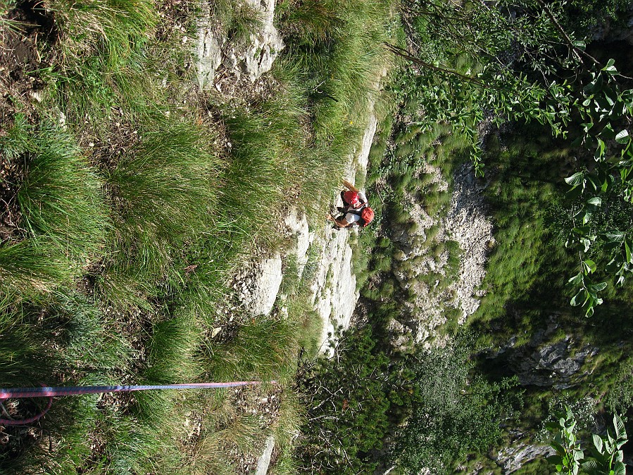 IMG_3044.JPG - Tiro un po' erboso