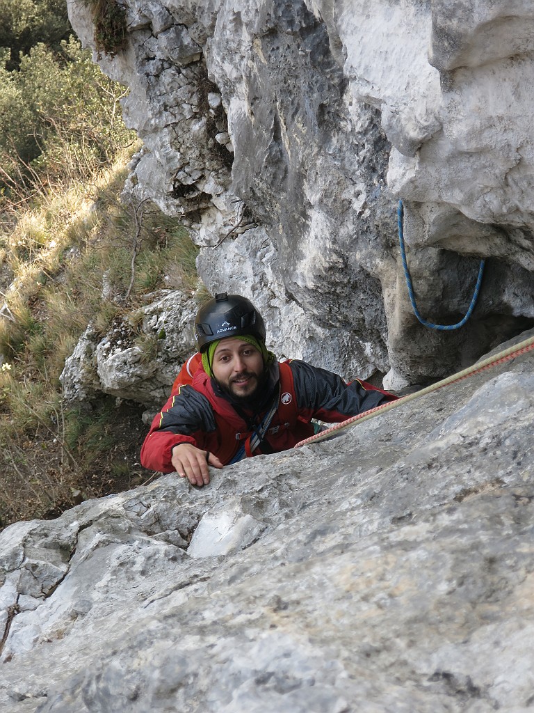 IMG_9854.JPG - Aldo all'uscita dello strapiombo del secondo tiro 