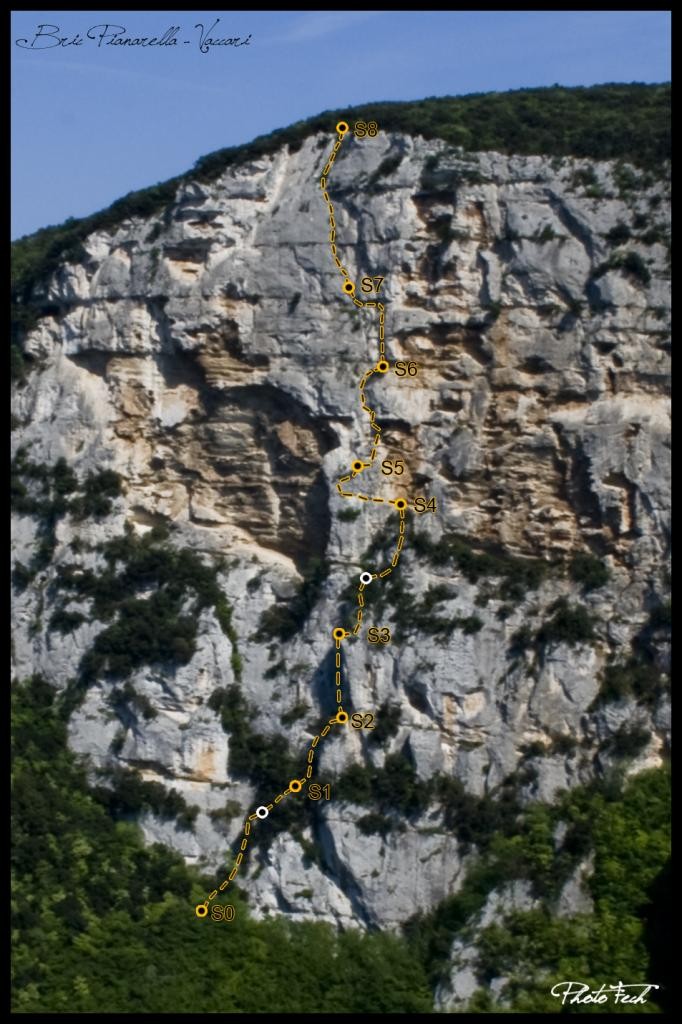 20120613193528.jpg - Relazione presa da Gulliver http://www.gulliver.it/itinerario/55516/   Consigliabile partire più a destra sul primo tiro della Payer, più difficile ma su roccia più bella.