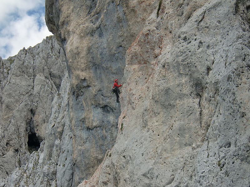 CIMG3813.JPG - Io sulla variante Scandella ( foto scattata dalla cordata sulla Ester )