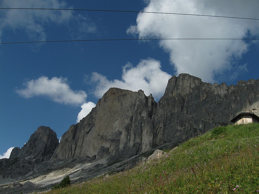 IMG_8341.JPG - Di nuovo la parete Ovest dall'uscita della seggiovia