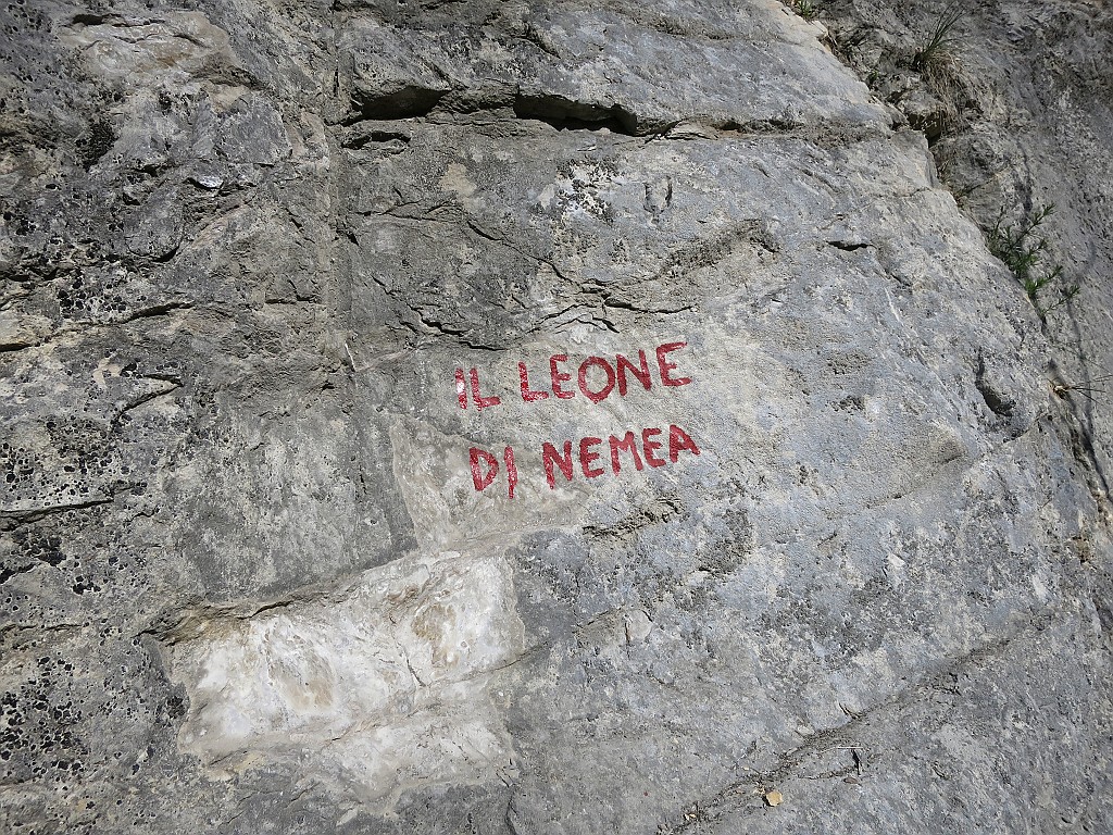 IMG_0177.JPG - Attacco in prossimità di una piccola cava