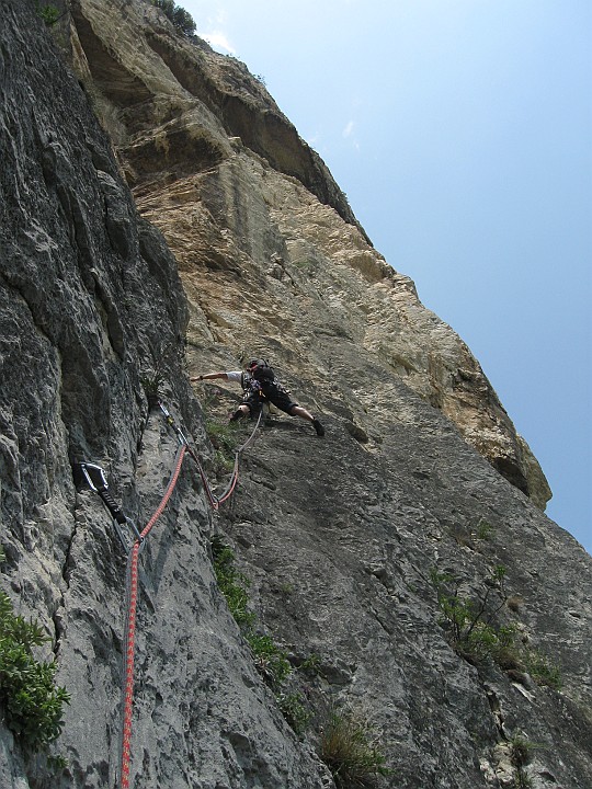 IMG_8048.JPG - Beppe sul bellissimo tiro che porta alla base del tetto