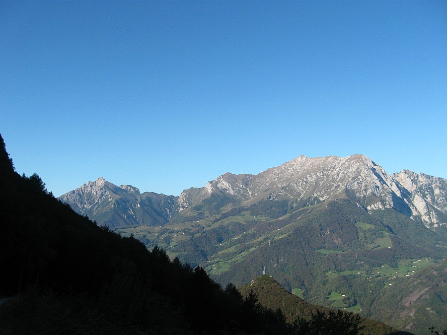 IMG_9116.JPG - Panorama sulle grigne dalla lunga strada sterrata