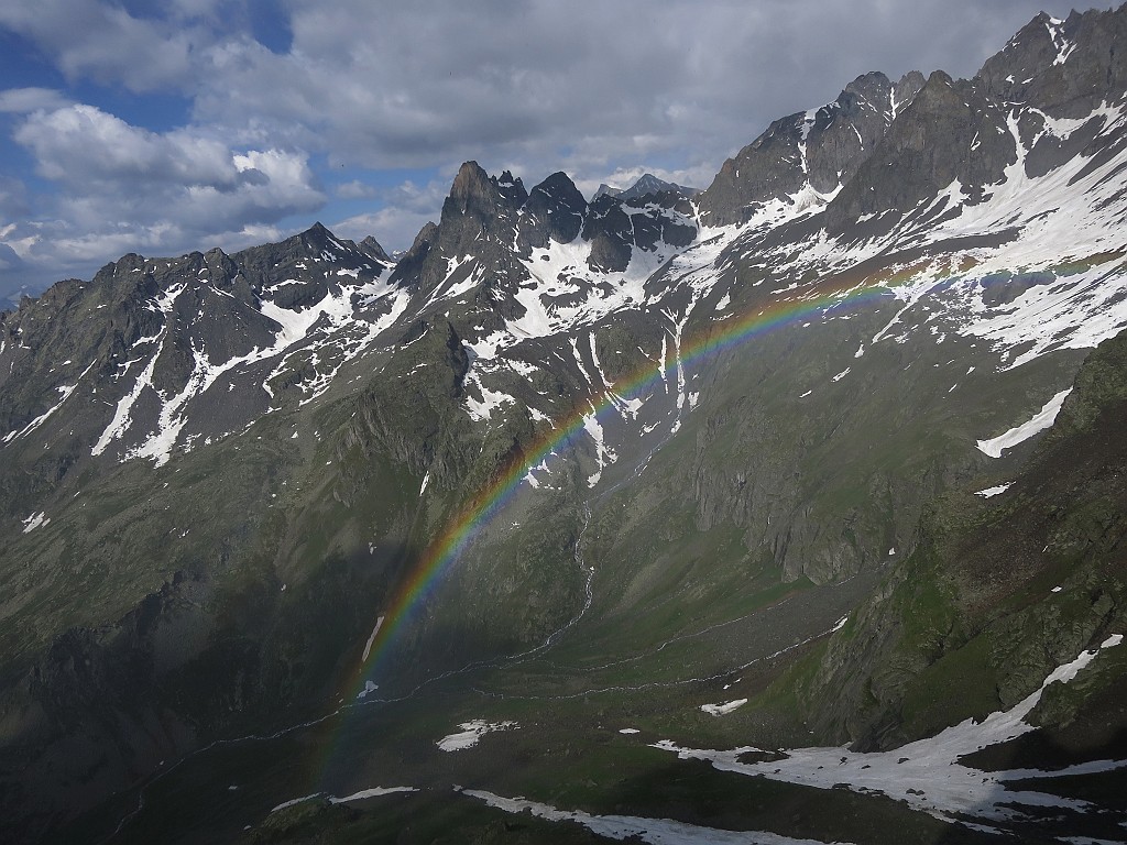 IMG_0835.JPG - Uno splendido arcobaleno ci consola della lavata presa subito dopo la partenza