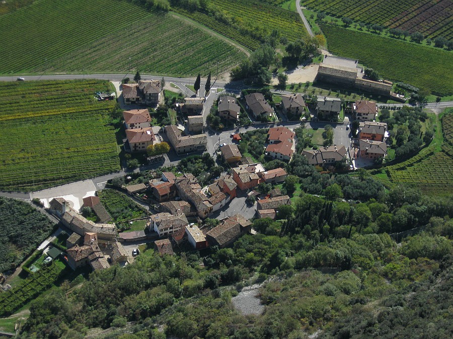 IMG_2602.JPG - Il paese di Brentino