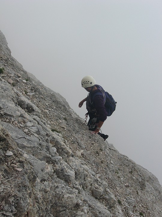 IMG_1584.JPG - Purtroppo quasi tutta la salita si è svolta tra le nebbie